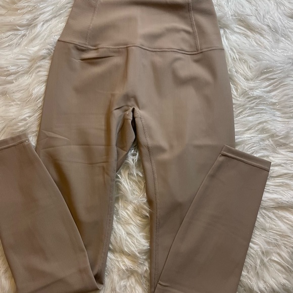 Leggings. Workout clothes - Picture 1 of 4